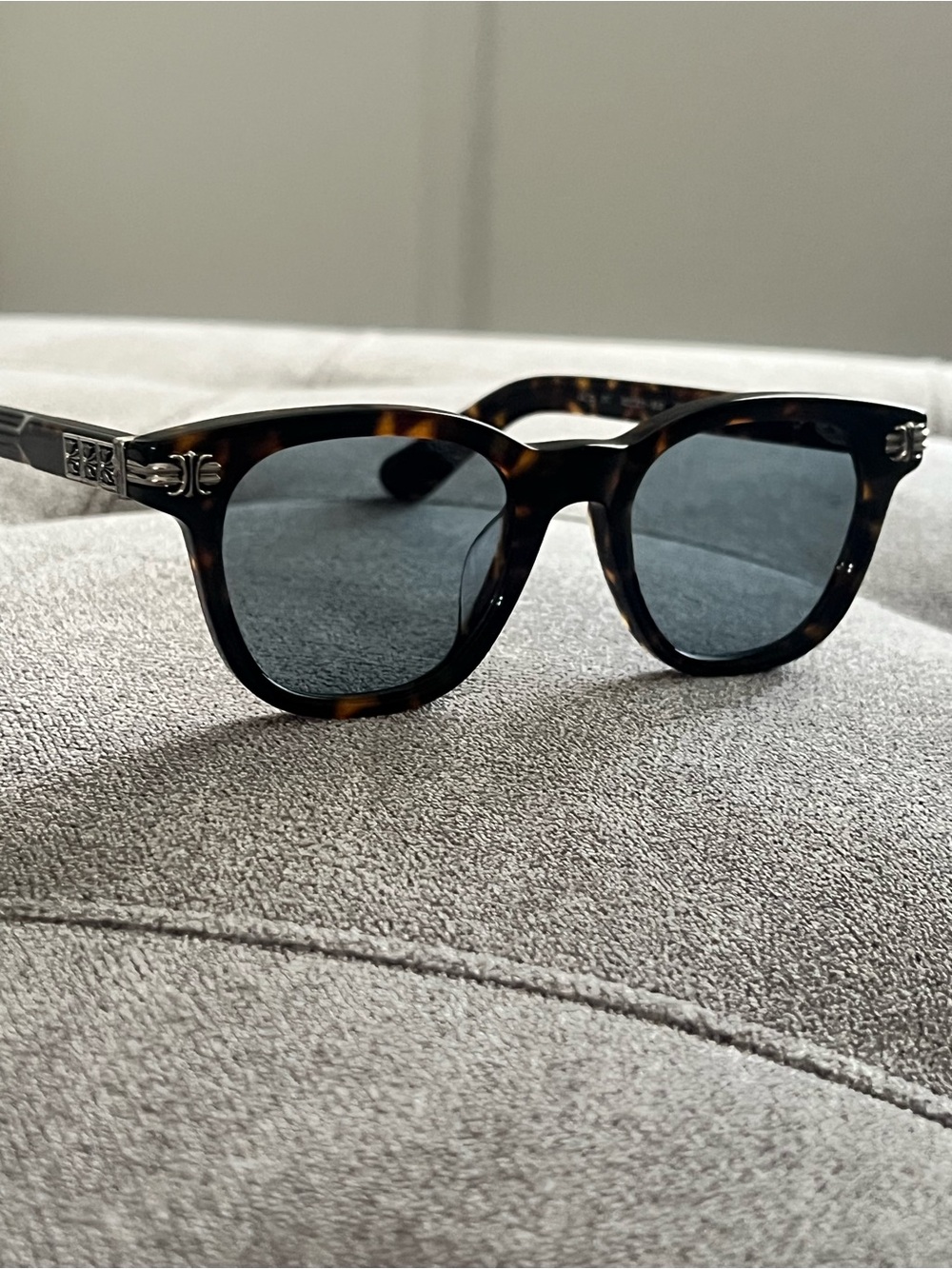 Smoke show Tortoiseshell Men's Sunglasses with Blue Lenses